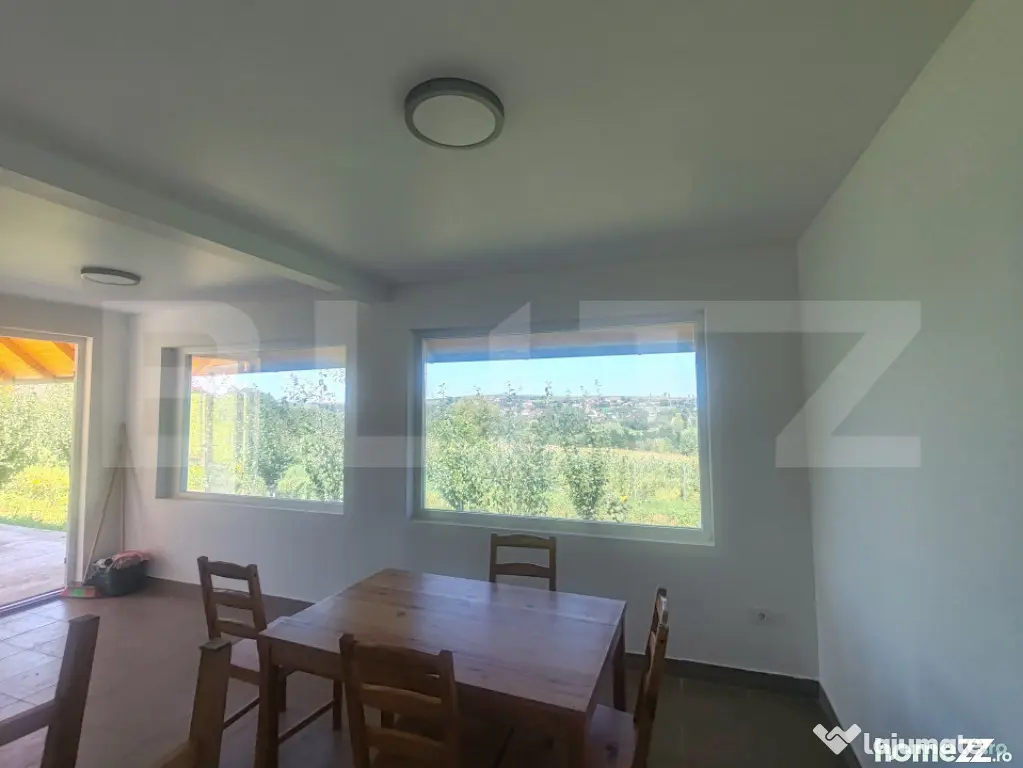 Căsuță tip foișor, 30 mp, pe un teren de 3.000 mp, veder - Suceava (Suceava)