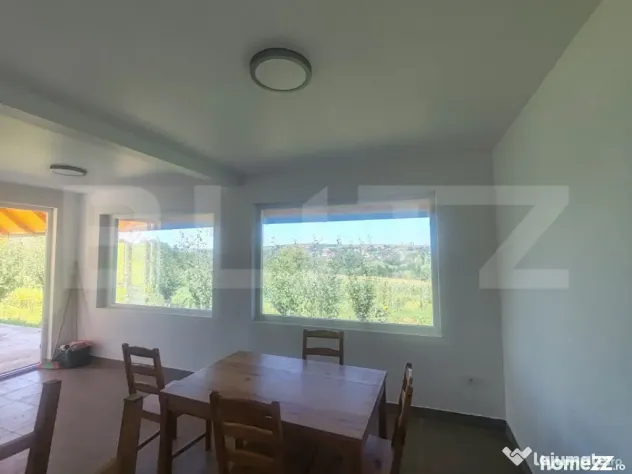 Căsuță tip foișor, 30 mp, pe un teren de 3.000 mp, veder - Suceava (Suceava)