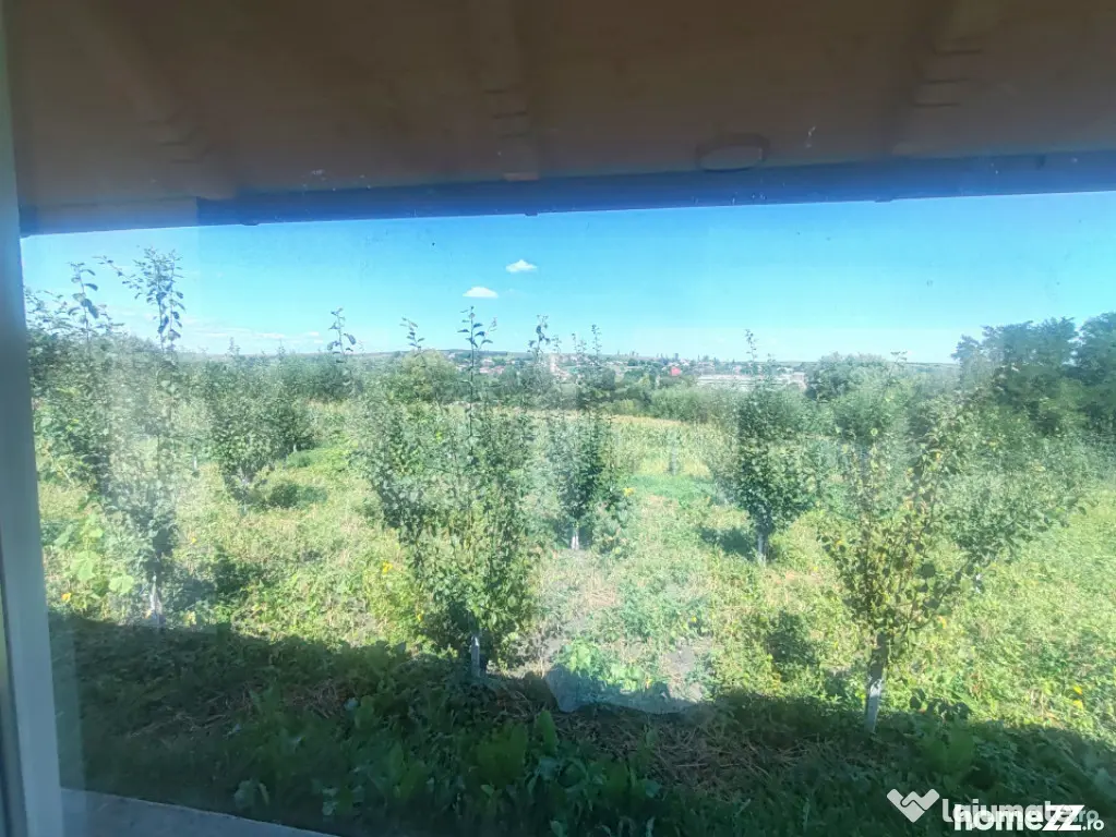 Căsuță tip foișor, 30 mp, pe un teren de 3.000 mp, veder - Suceava (Suceava)