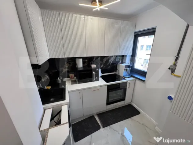 Apartament de vanzare, cu 2 camere, zona Micro 6