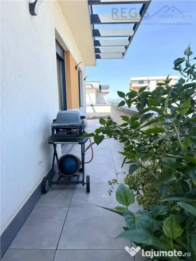 Apartament tip Penthouse, 3 camere, terasa 50mp – Coresi