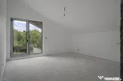 Casa spațioasă P+M, 195 mp, 3 dormitoare și 3 băi –... 