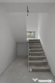 Casa spațioasă P+M, 195 mp, 3 dormitoare și 3 băi –... 