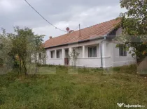 Casa tărănească in centru Hătuica
