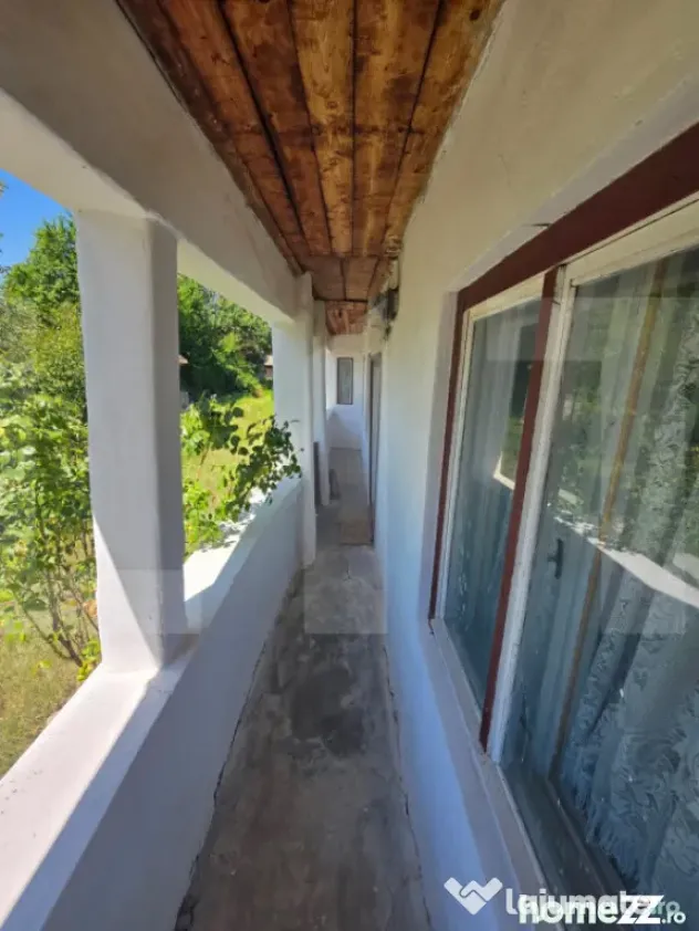 Casa tărănească in centru Hătuica