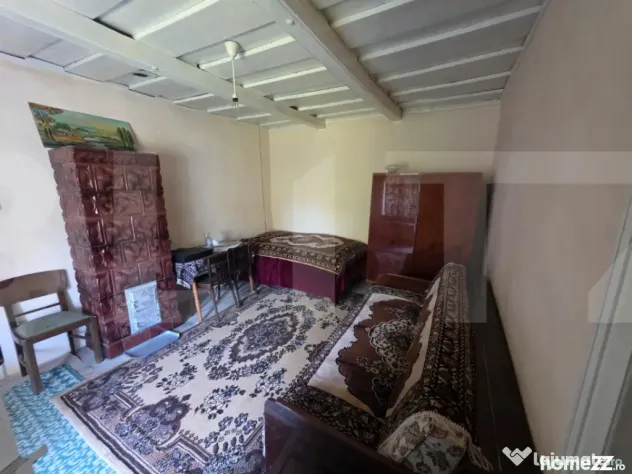 Casa tărănească in centru Hătuica