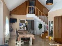 Vilă spațioasă cu 5 dormitoare și curte de 730 mp