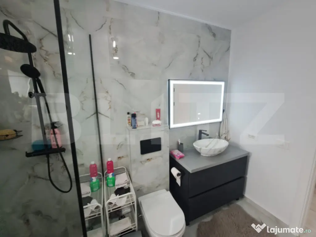 Casa parter cu priveliste spre munte,singur in curte