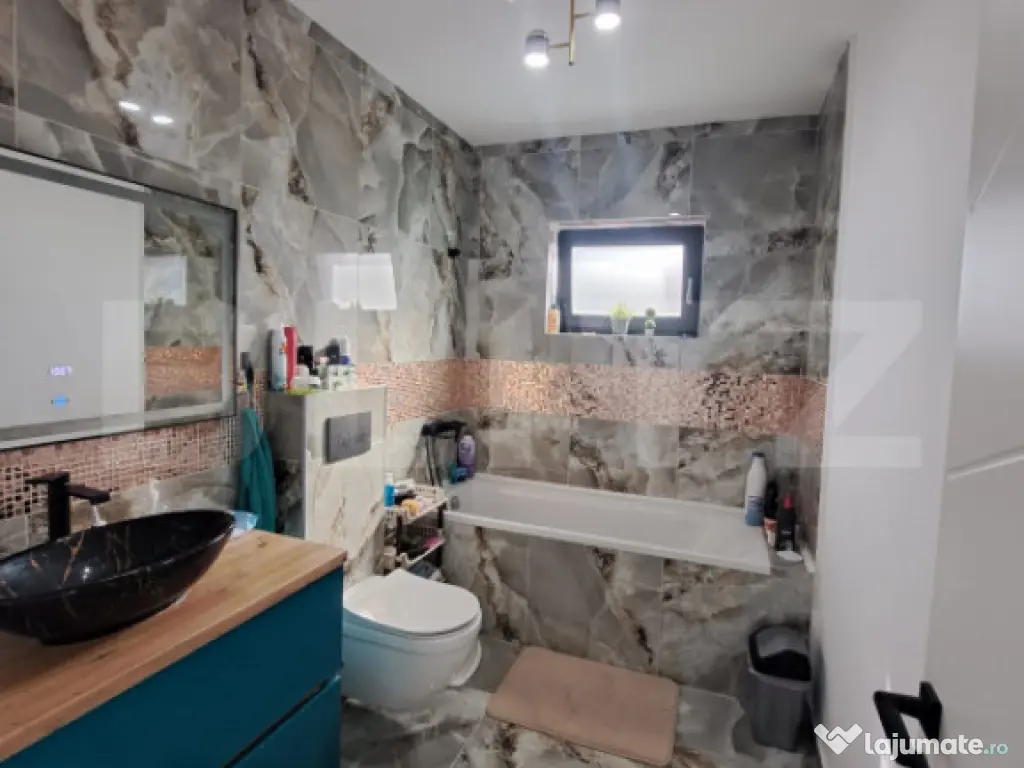 Casa parter cu priveliste spre munte,singur in curte