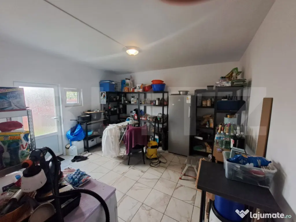 Casa parter cu priveliste spre munte,singur in curte