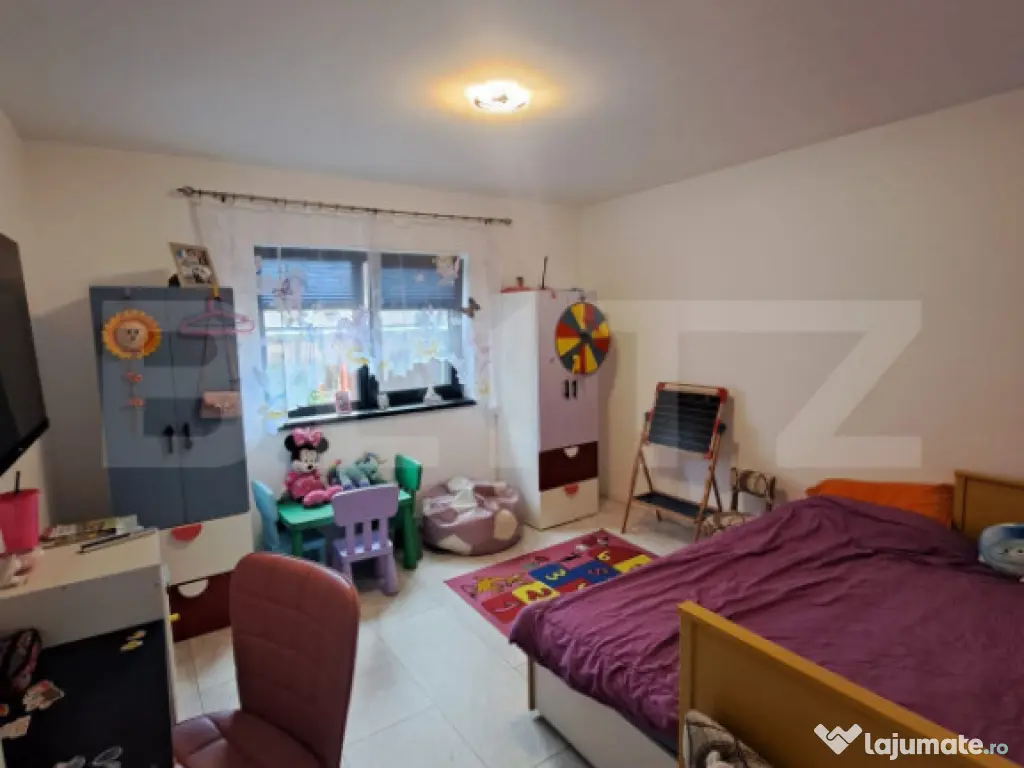 Casa parter cu priveliste spre munte,singur in curte