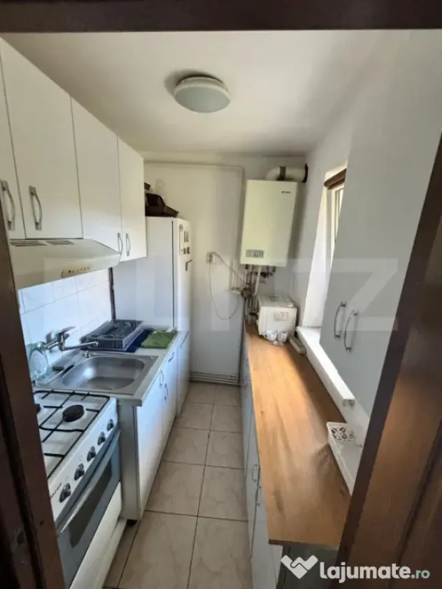 Apartament de vânzare, cu 2 camere, 35 mp, etaj 4/4, zona D