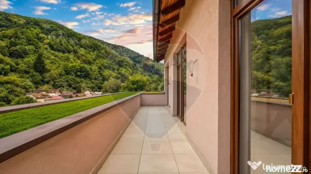 PENTHOUSE UNIC IN SCHEII BRASOVULUI CU 168MP UTILI SI 189...