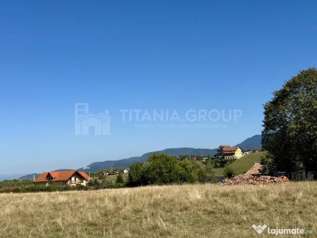 Teren intravilan parcelabil, priveliște spre munți, Soh...