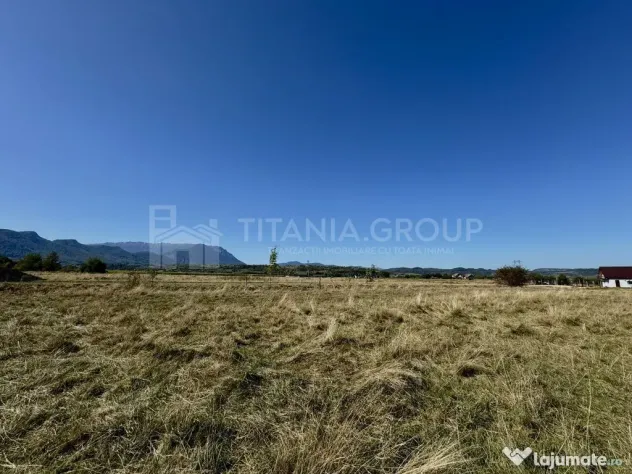 Teren intravilan parcelabil, priveliște spre munți, Soh...