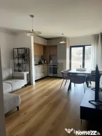 Apartament 2 camere, etaj 2/5, cu parcare, zona Somesului
