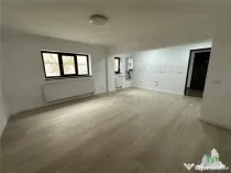 Apartament 2 camere si curte de Damaroaia