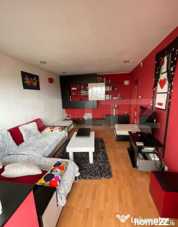 | Apartament cu camere | 62 mp, zona TRIAJ |