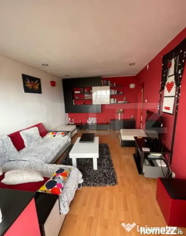 | Apartament cu camere | 62 mp, zona TRIAJ |