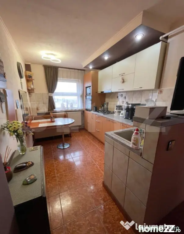 | Apartament cu camere | 62 mp, zona TRIAJ |