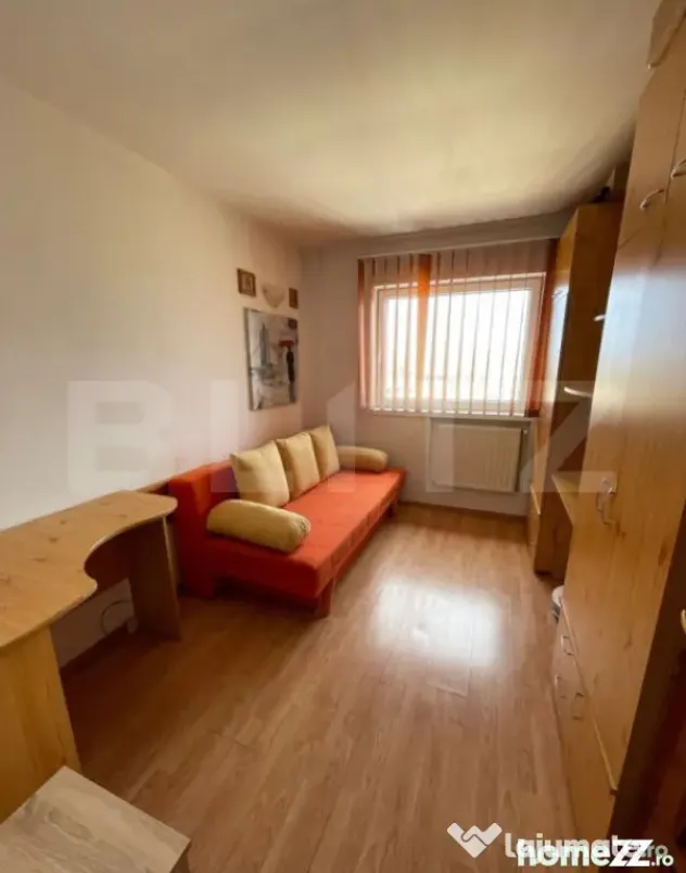 | Apartament cu camere | 62 mp, zona TRIAJ |