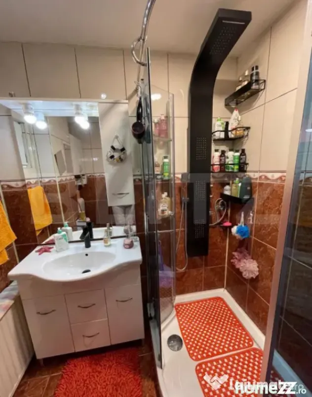 | Apartament cu camere | 62 mp, zona TRIAJ |