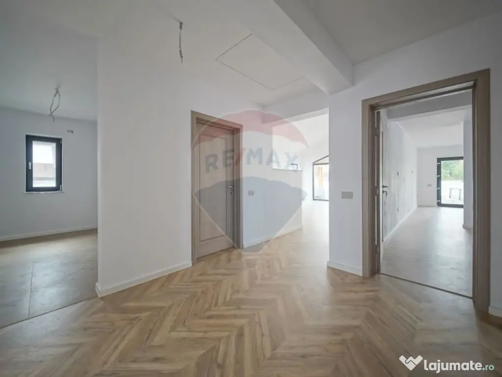 Comision 0 %! Casă cu 4 camere de vânzare în zona Stup...