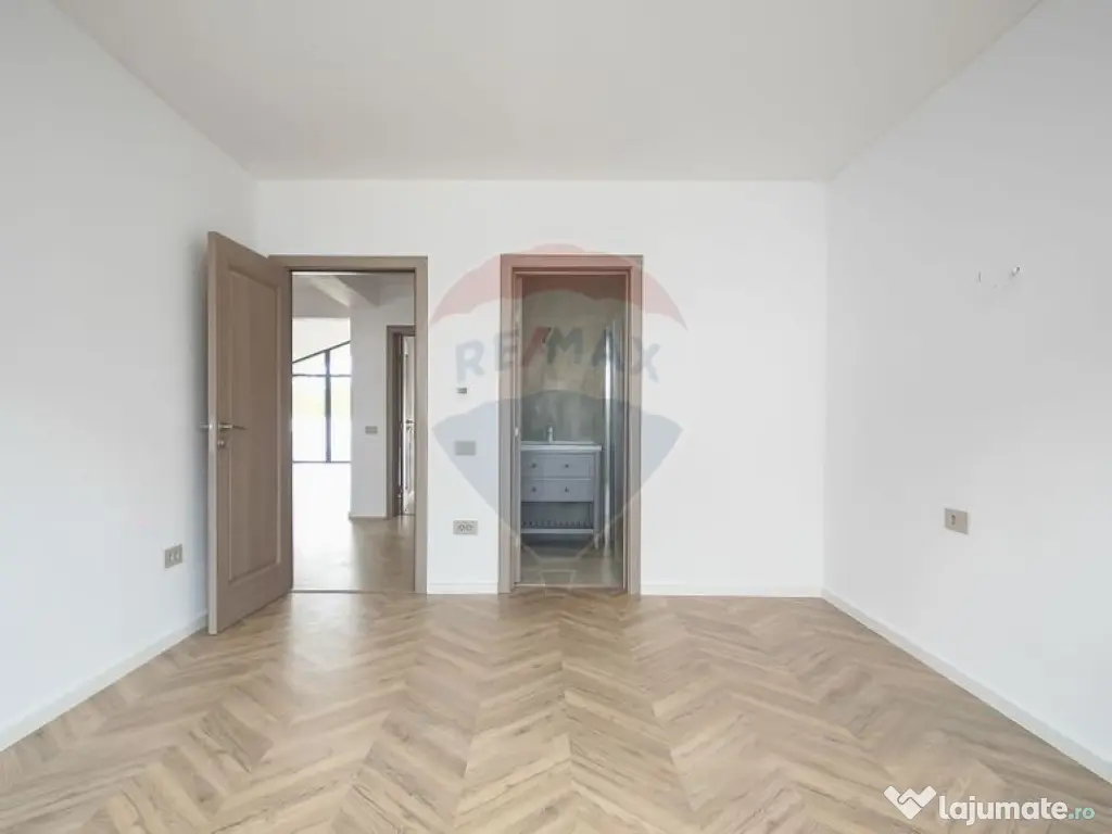 Comision 0 %! Casă cu 4 camere de vânzare în zona Stup...