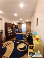 Vila cu aspect de conac in centrul Ploiestiului, ideala pent