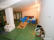Spitalului, 2 camere, decomandat, centrala proprie 