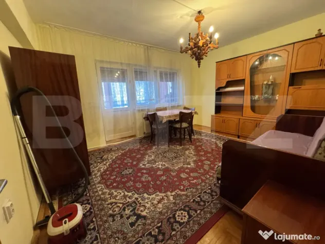 Apartament de închiriat, cu 3 camere, Zalau