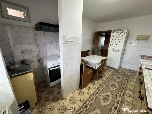 Apartament de închiriat, cu 3 camere, Zalau