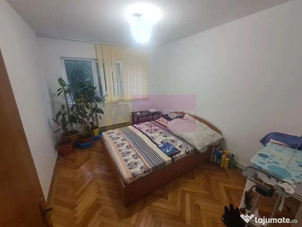 Apartament cu 2 camere de vanzare in Campina