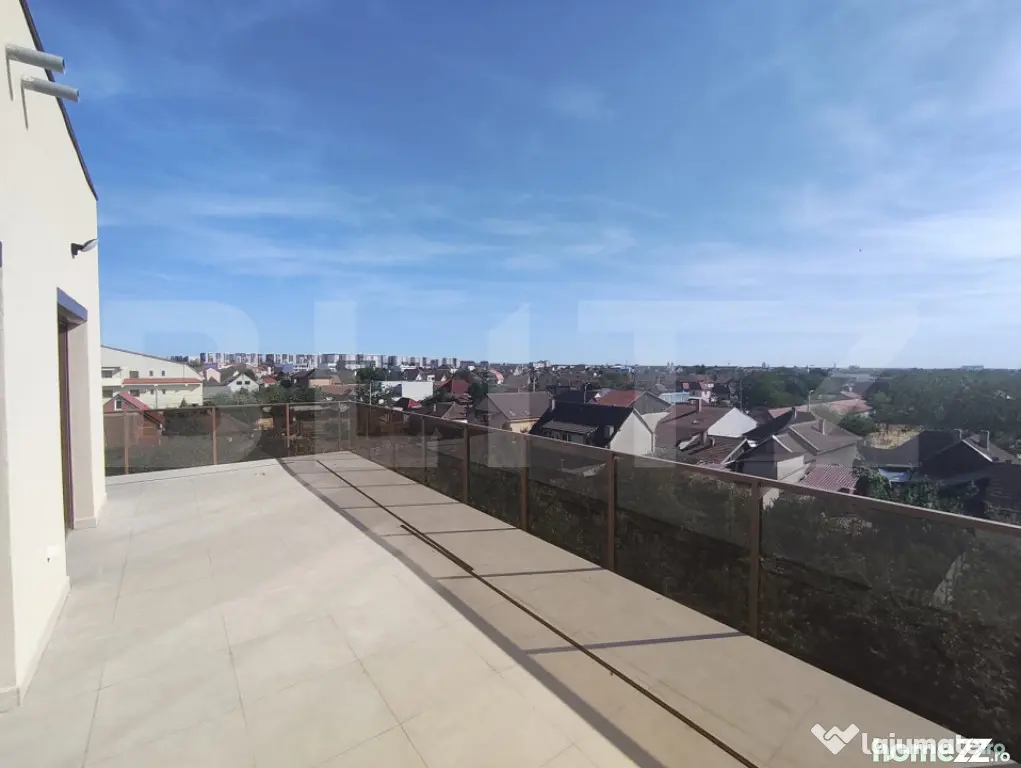 Penthouse nou modern, 3 camere, centrala proprie+panouri fot - Oradea (Bihor)