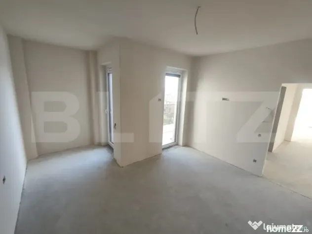 Penthouse nou modern, 3 camere, centrala proprie+panouri fot - Oradea (Bihor)