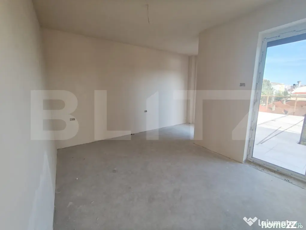 Penthouse nou modern, 3 camere, centrala proprie+panouri fot - Oradea (Bihor)