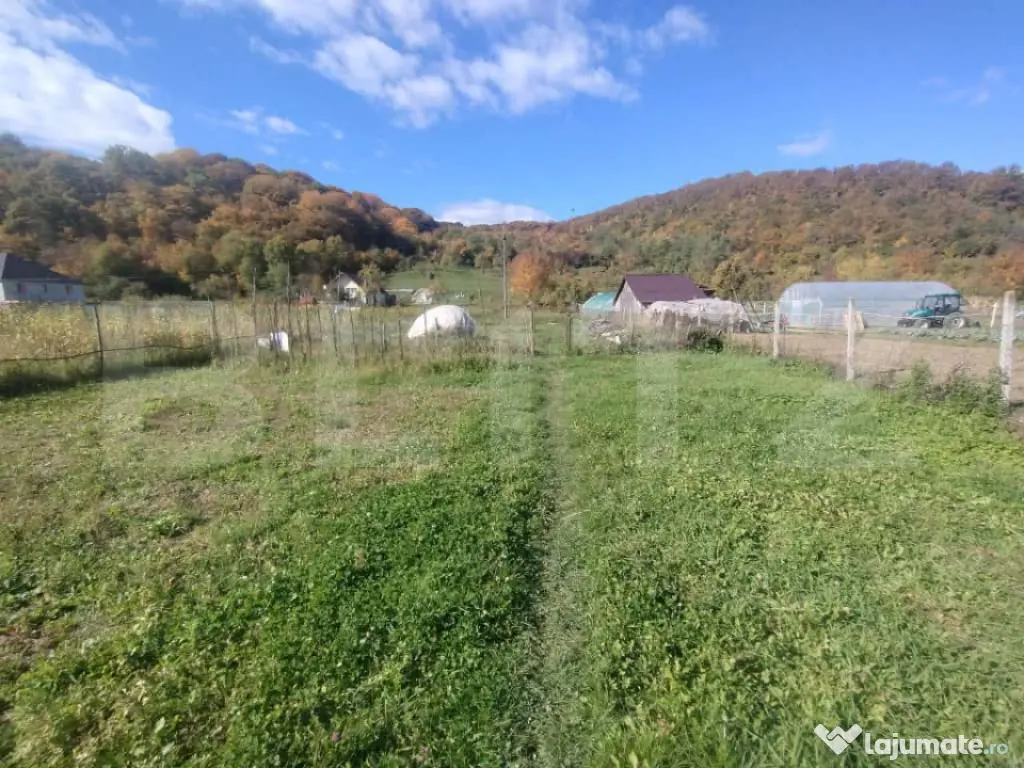 Casa cu 3 camere, 90 mp, zona Beclenut