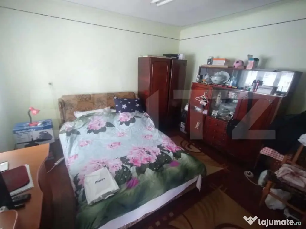 Casa cu 3 camere, 90 mp, zona Beclenut