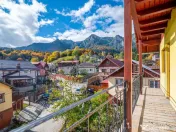 Casă spațioasă în Bușteni, cu vedere superbă către... 