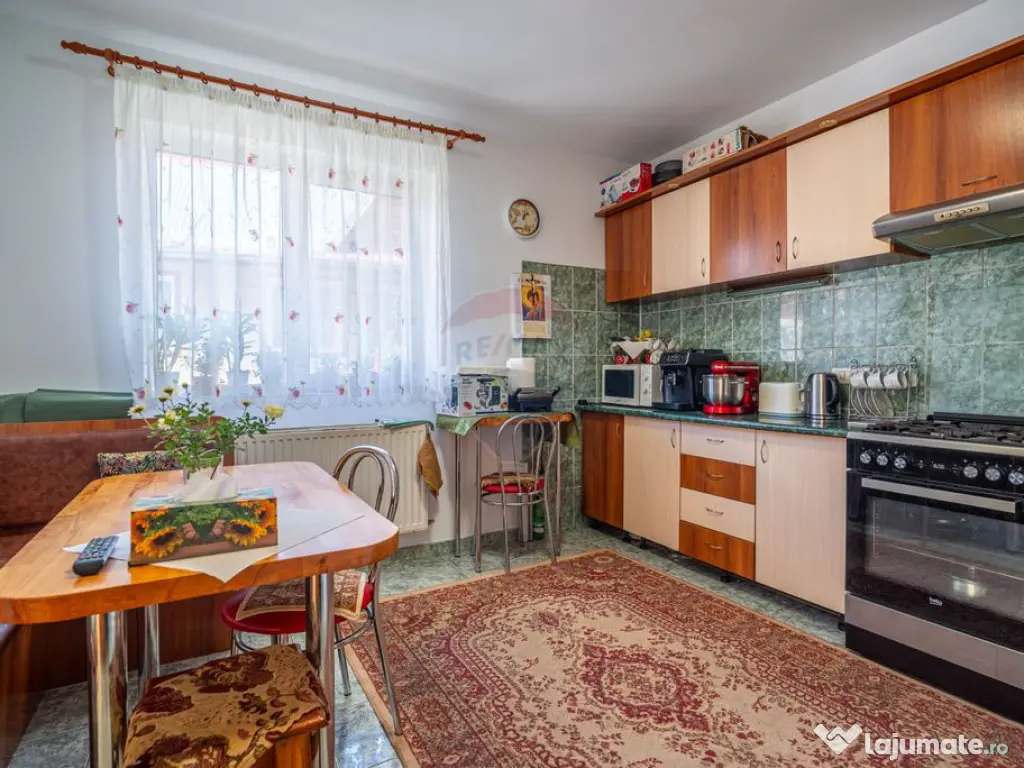 Casă spațioasă în Bușteni, cu vedere superbă către...