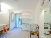 De vânzare casă cu 1 cameră, pivniță, teren 472 mp, ... 