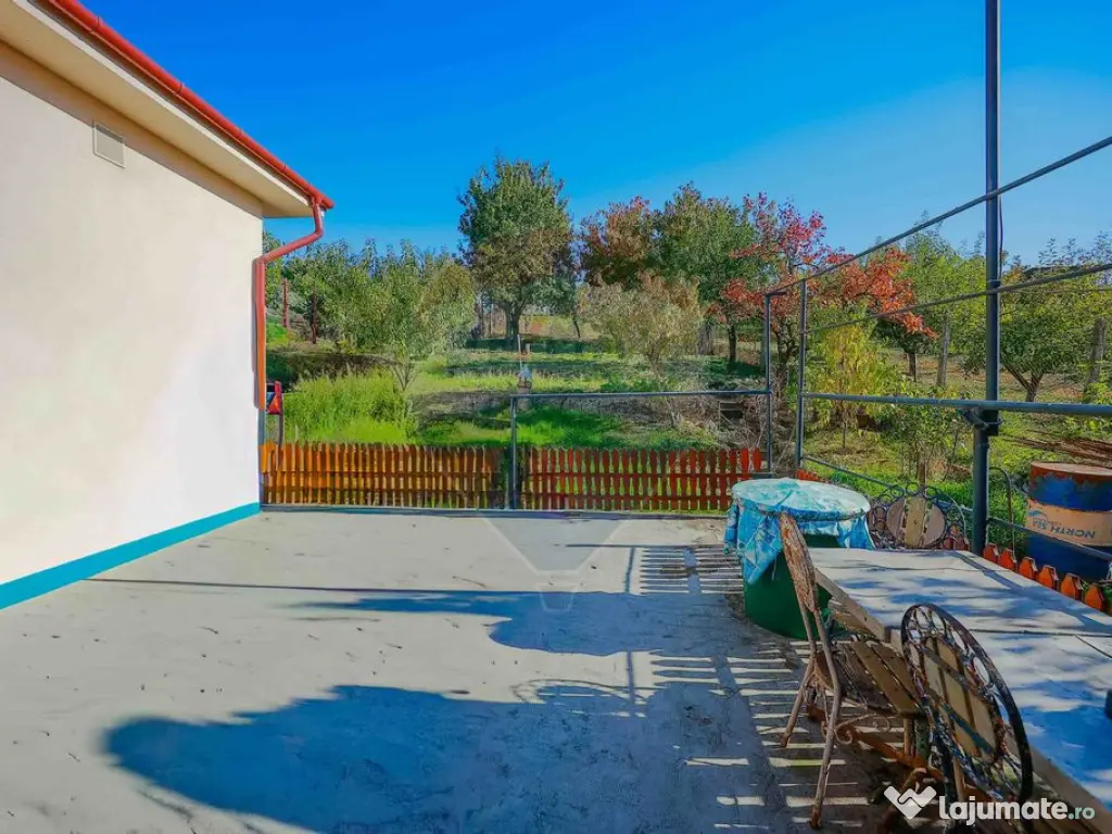 De vânzare casă cu 1 cameră, pivniță, teren 472 mp, ...