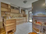 Vanzari Case / Vile Ostratu - proximitatea lacului 