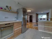 Vanzari Case / Vile Ostratu - proximitatea lacului 