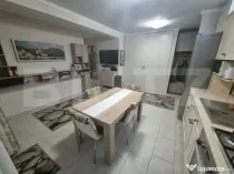 Apartament semidecomandat cu 2 camere, parcare, zona Tineret