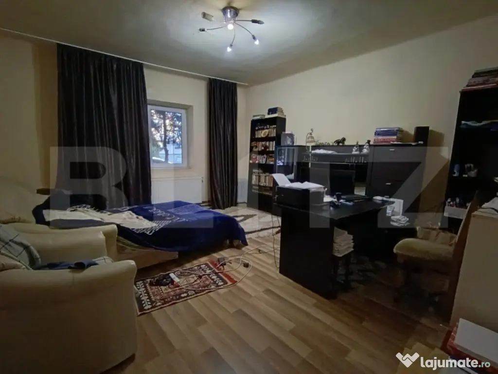 Casa cu 3 camere,baie, bucatarie,anexe.pivniță teren 800 m