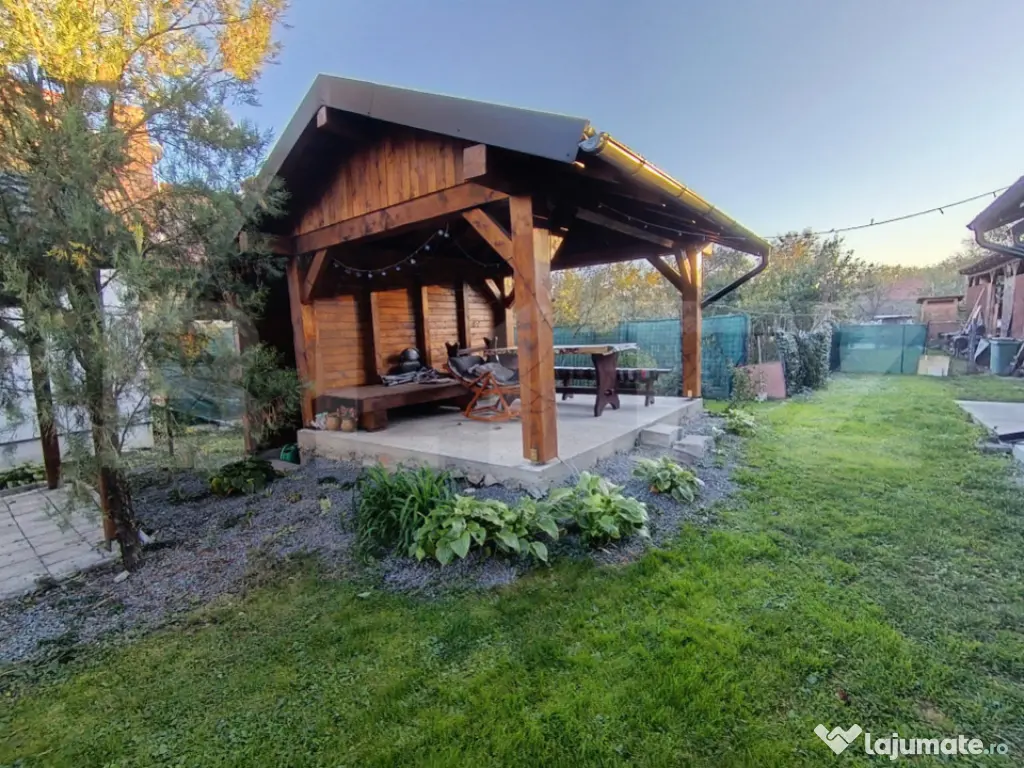 Casa cu 3 camere,baie, bucatarie,anexe.pivniță teren 800 m