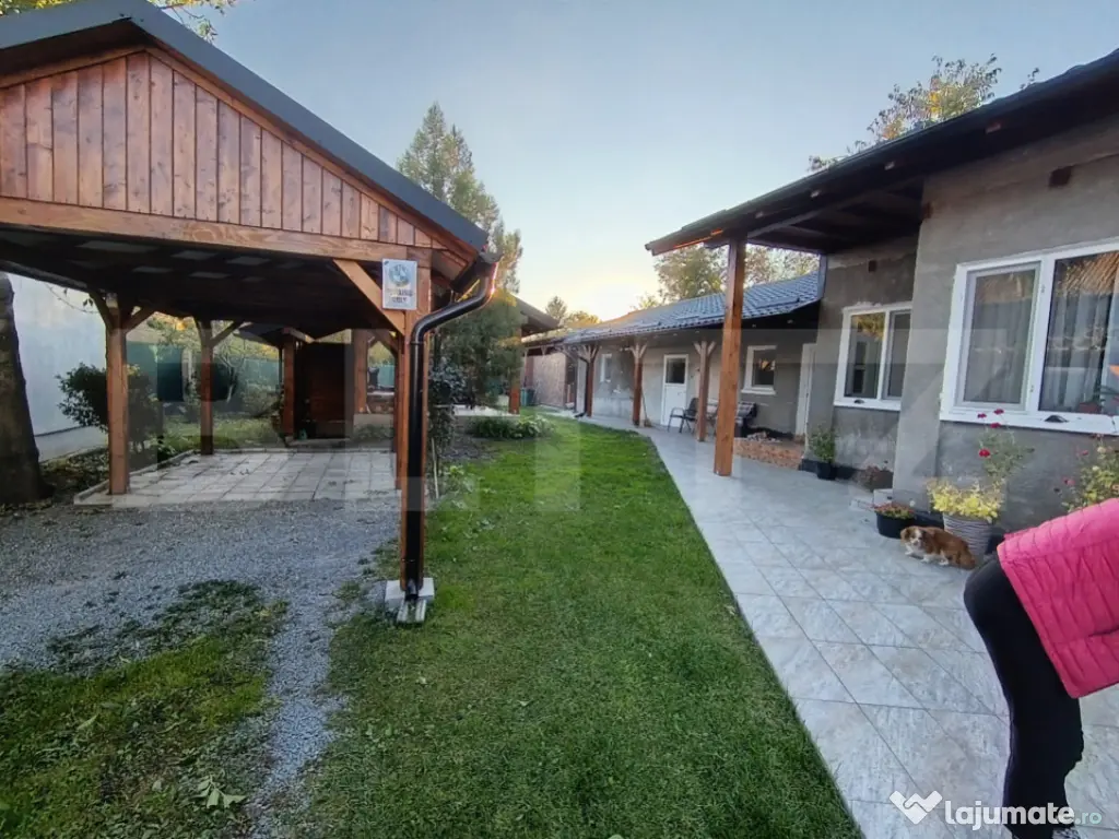 Casa cu 3 camere,baie, bucatarie,anexe.pivniță teren 800 m