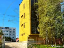 Cladire multifunctionala Pitesti cu panouri fotovoltaice