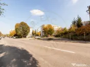 Teren stradal pe colț - Ideal afacere - front stradal mare 